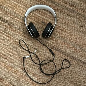 Beats solo (wired)